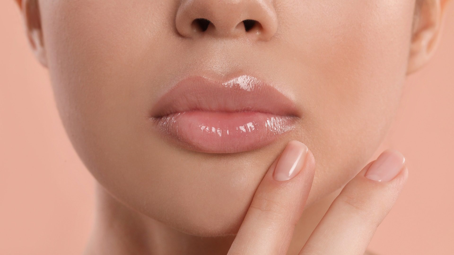 Labios con aumento con acido hialuronico